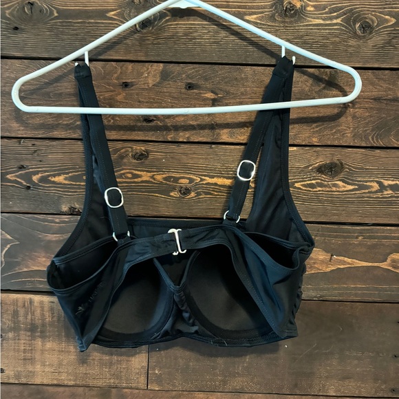 Hapari bikini swim top in black - Picture 2 of 4